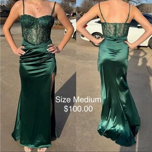 Elegant Green Lace Evening Gown